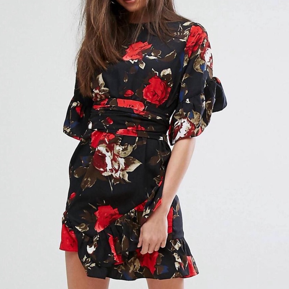 PrettyLittleThing Floral Frill Mini Dress